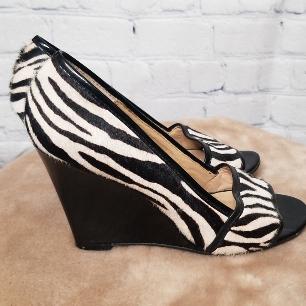 Michael Kors zebra print wedge open peep toe heels Size 5.5